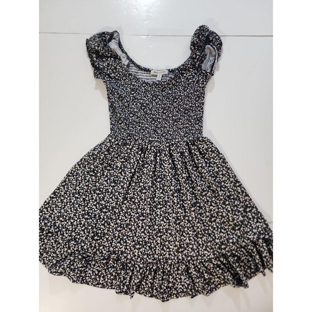 Urban Outfitters UO Tessie Smocked Ditsy Floral Mini Dress Black White M Medium